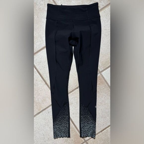 Lululemon Black High Rise Tight Stuff 23” Scallop Hem Reflective Legging - Picture 8 of 10